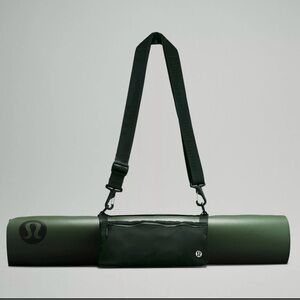 Lululemon Stow & Flow Yoga / Pilates Mat Strap Crossbody Bag in Forest Green